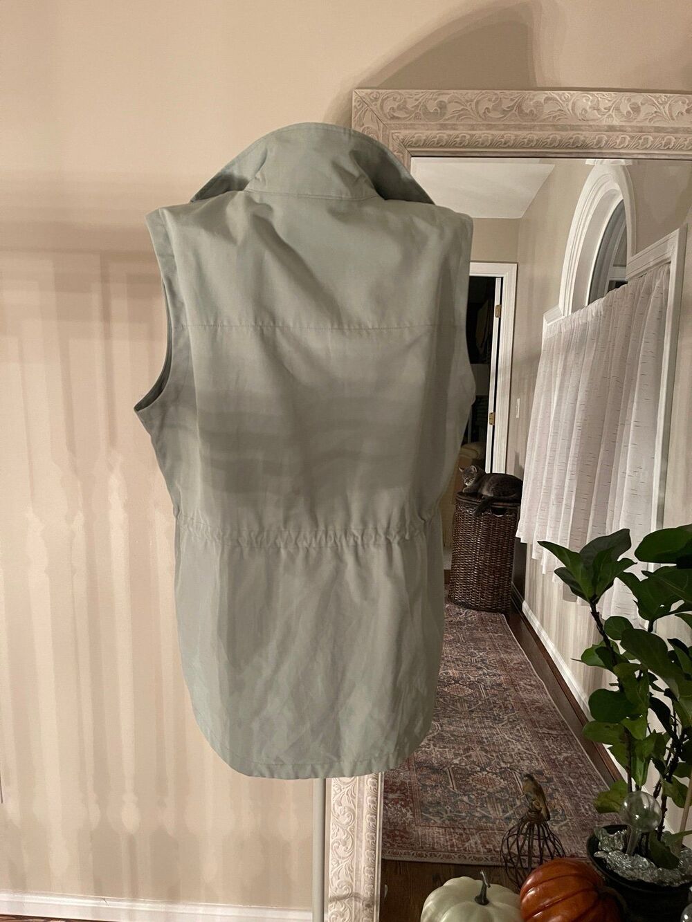 Vest - Picture 5 of 5